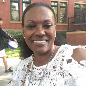 Meet your Posher, Dawne